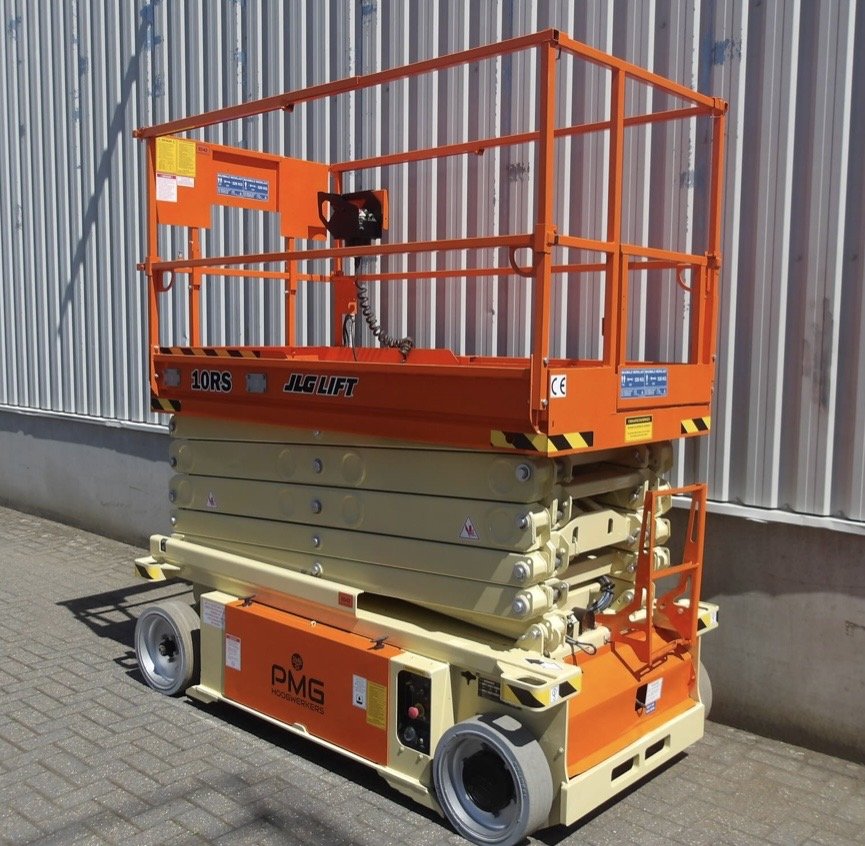 JLG 10RS - zijaanzicht
